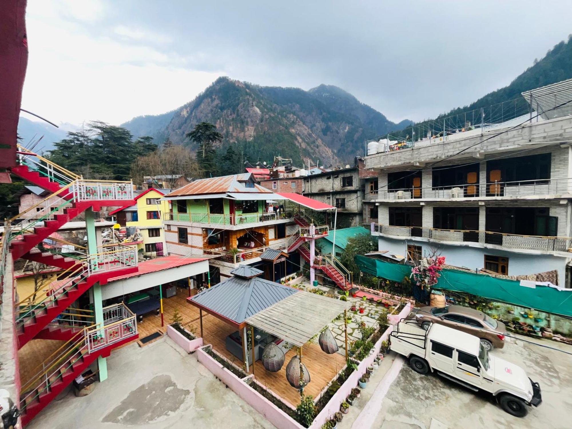Hotel Brownie River View Касоль Экстерьер фото