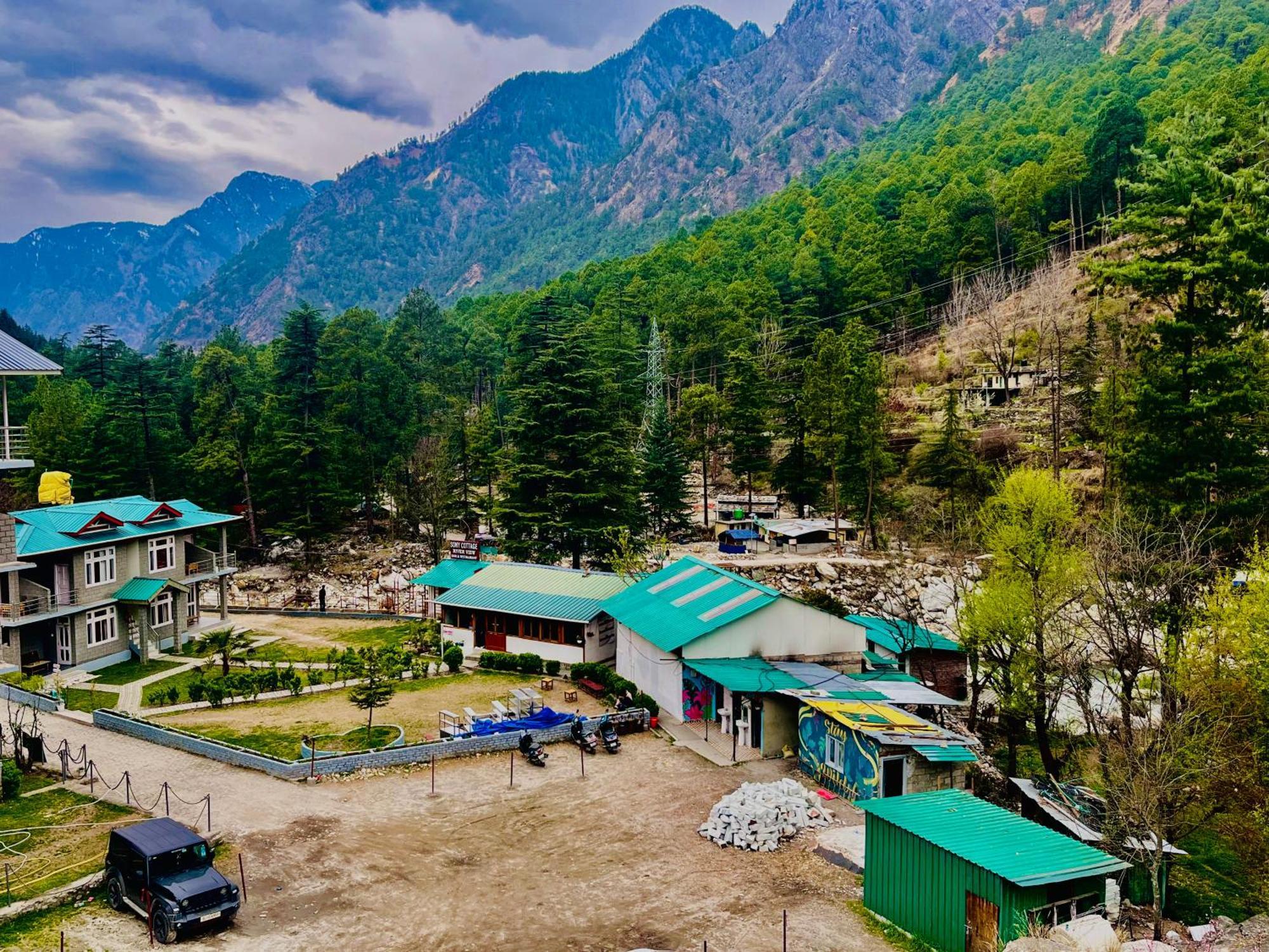 Hotel Brownie River View Касоль Экстерьер фото