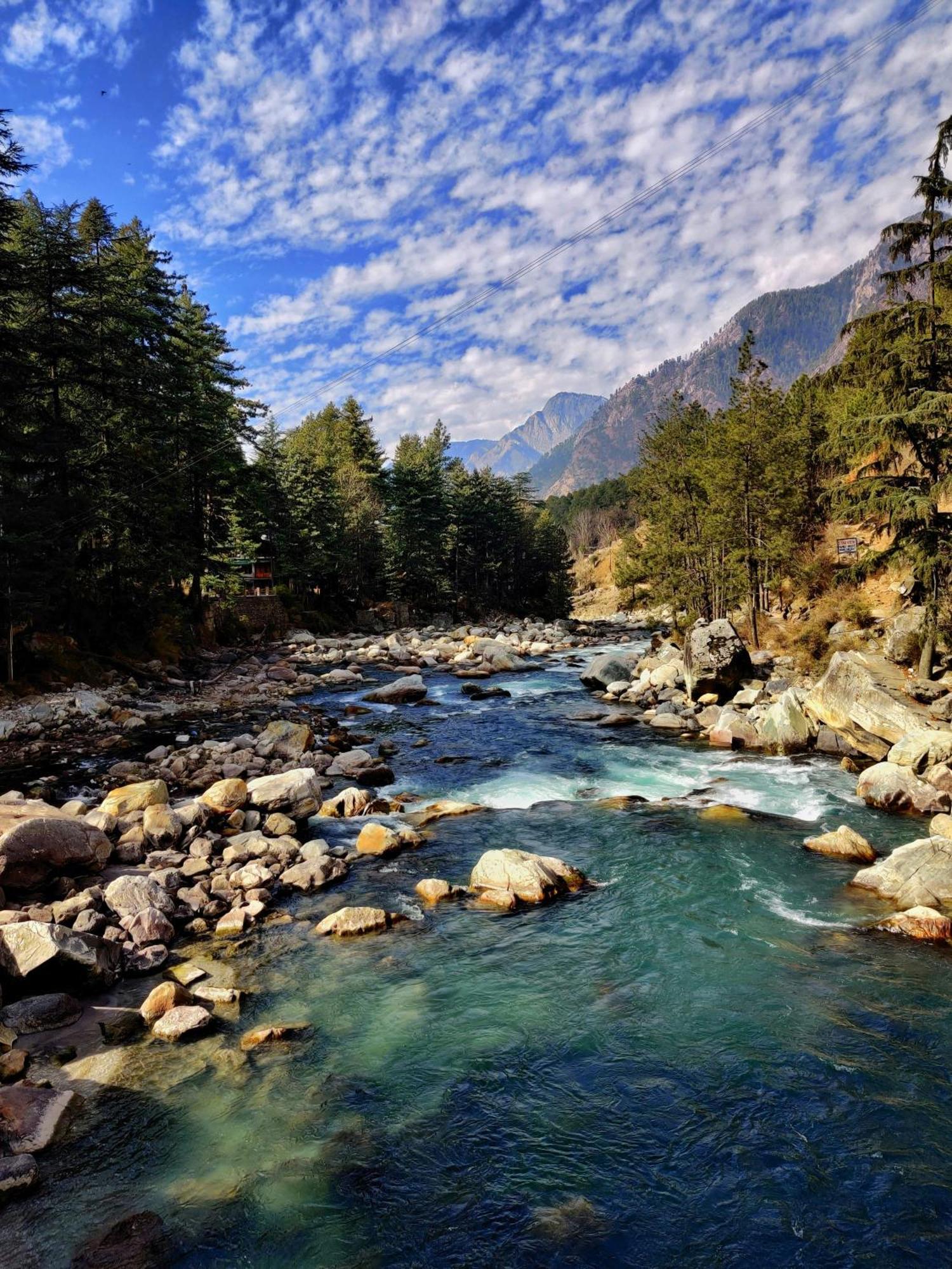 Hotel Brownie River View Касоль Экстерьер фото